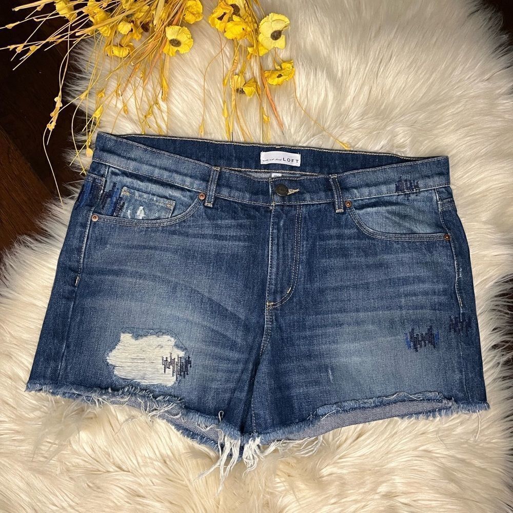Loft denim stitched and frayed hem shorts sz 31/12